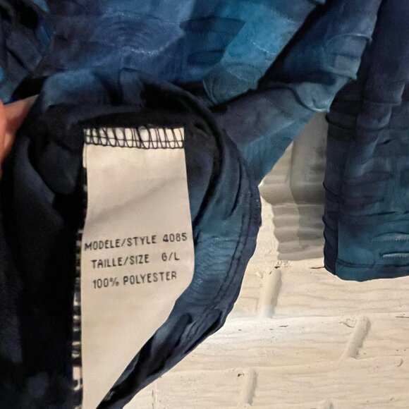 Dusak Design black/bluish ruffle burnout top size L - Picture 4 of 4